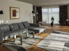Apartament Grand ma przestronny pokój dzienny