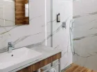 Każdy apartament ma łazienkę z prysznicem