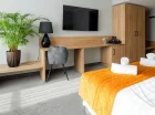 Pokoje deluxe są bardziej przestronne - liczą 25 m2