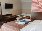 W apartamencie rodzinnym w pawilonie jest osobna sypialnia z 2 łóżkami podwójnym