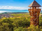 Wieża widokowa Somlyó kilátó znajduje się tylko 1,8 km od hotelu