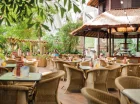 Restauracje serwują dania rozmaitych kuchni, w tym wegańskie