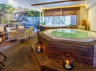 Wyjątkową atrakcją jest Jacuzzi bar