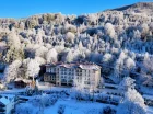 Hotel Elbrus znajduje się blisko centrum Szczyrku i skoczni narciarskich