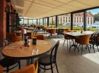 Można podziwiać tu zieleń, ale też wyjątkową architekturę