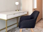W każdym pokoju znajdziesz szybki internet Wi-Fi, klimatyzację, minibar, TV