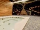 W strefie wellness na gości czeka kąpiel w jacuzzi