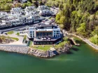 Resort wyrasta wprost nad taflą wody